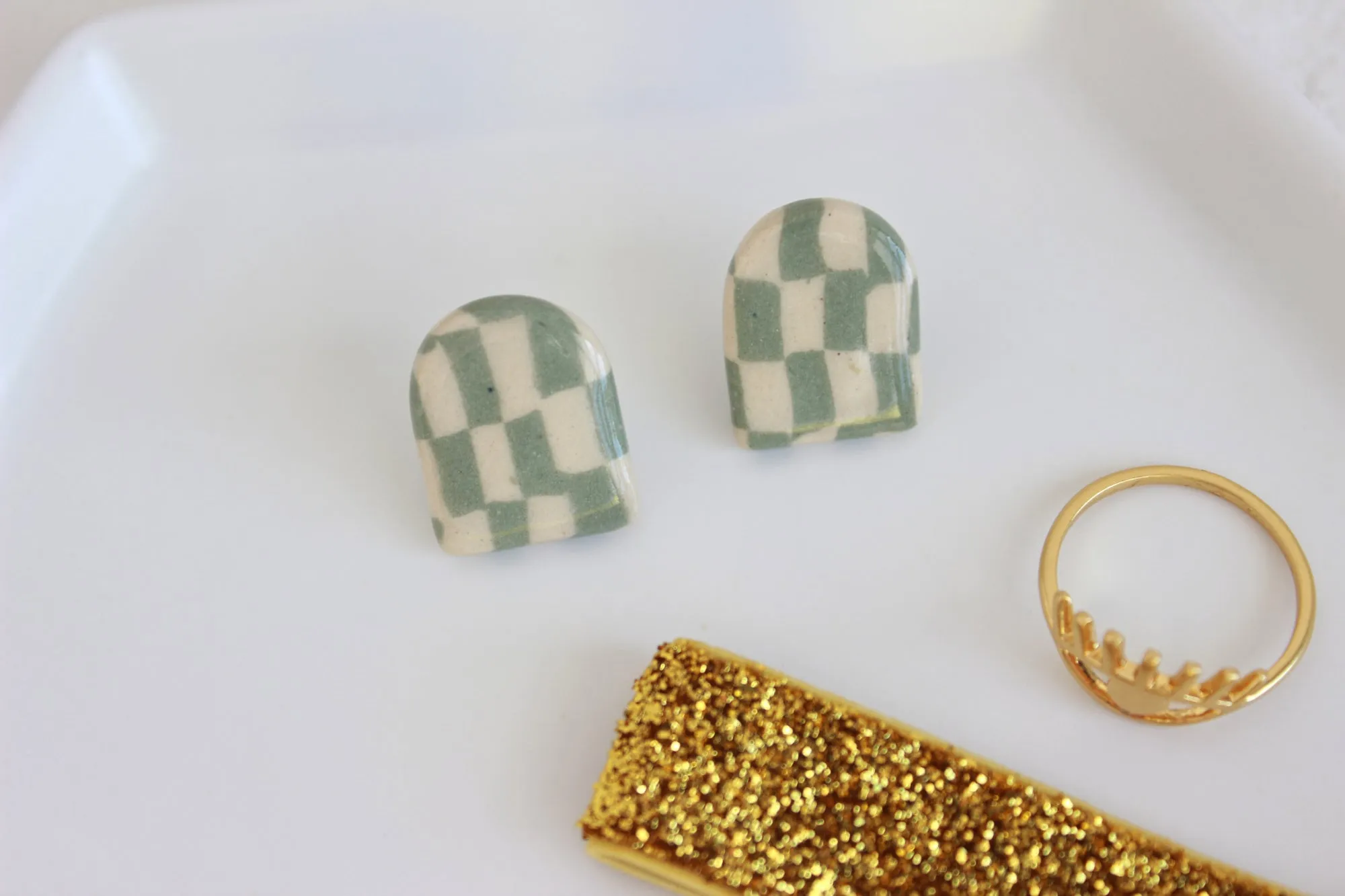 Checkered Arch Stud Earrings