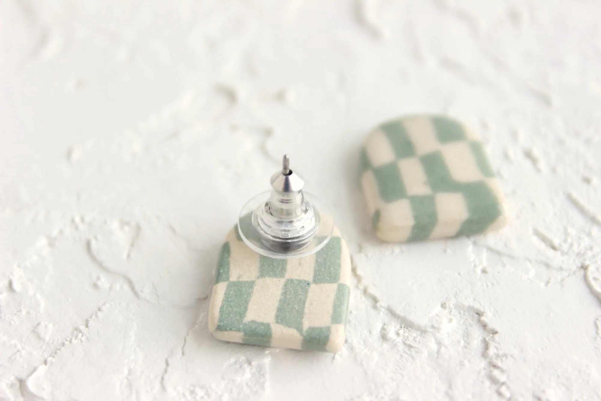 Checkered Arch Stud Earrings