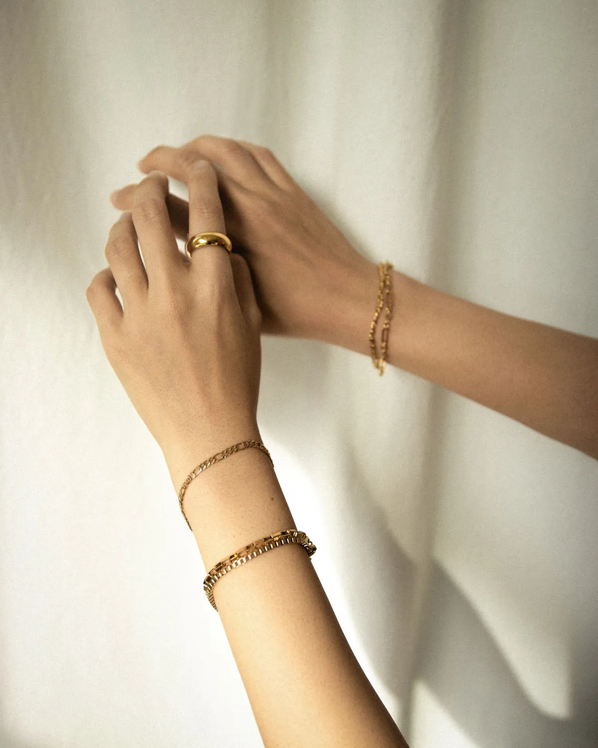 ELLIPSES Chain Bracelet in Gold