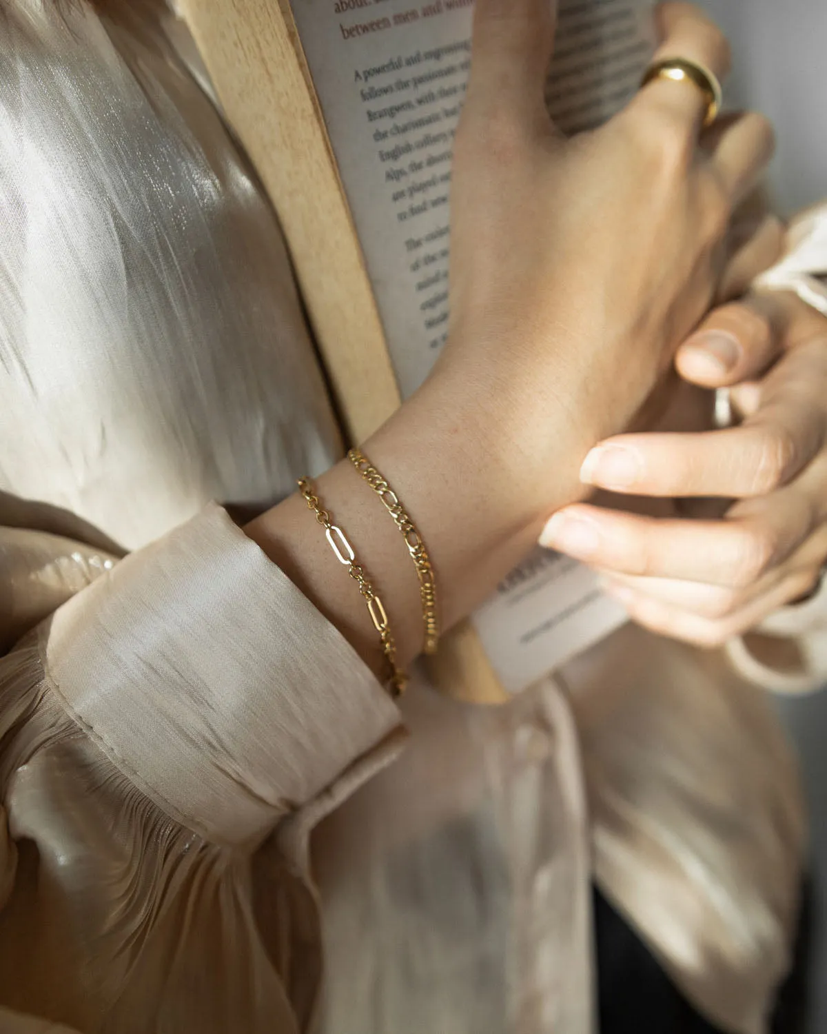 ELLIPSES Chain Bracelet in Gold