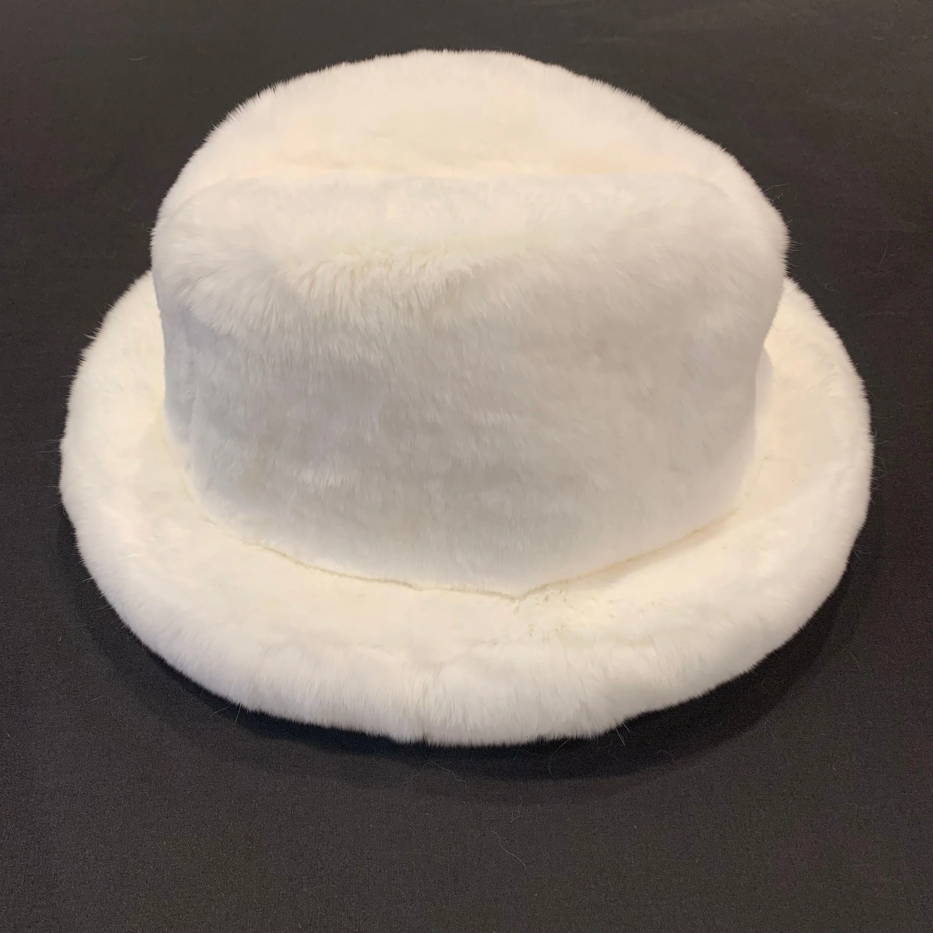 Kashani Men's White Rex Chinchilla Fur Top Hat
