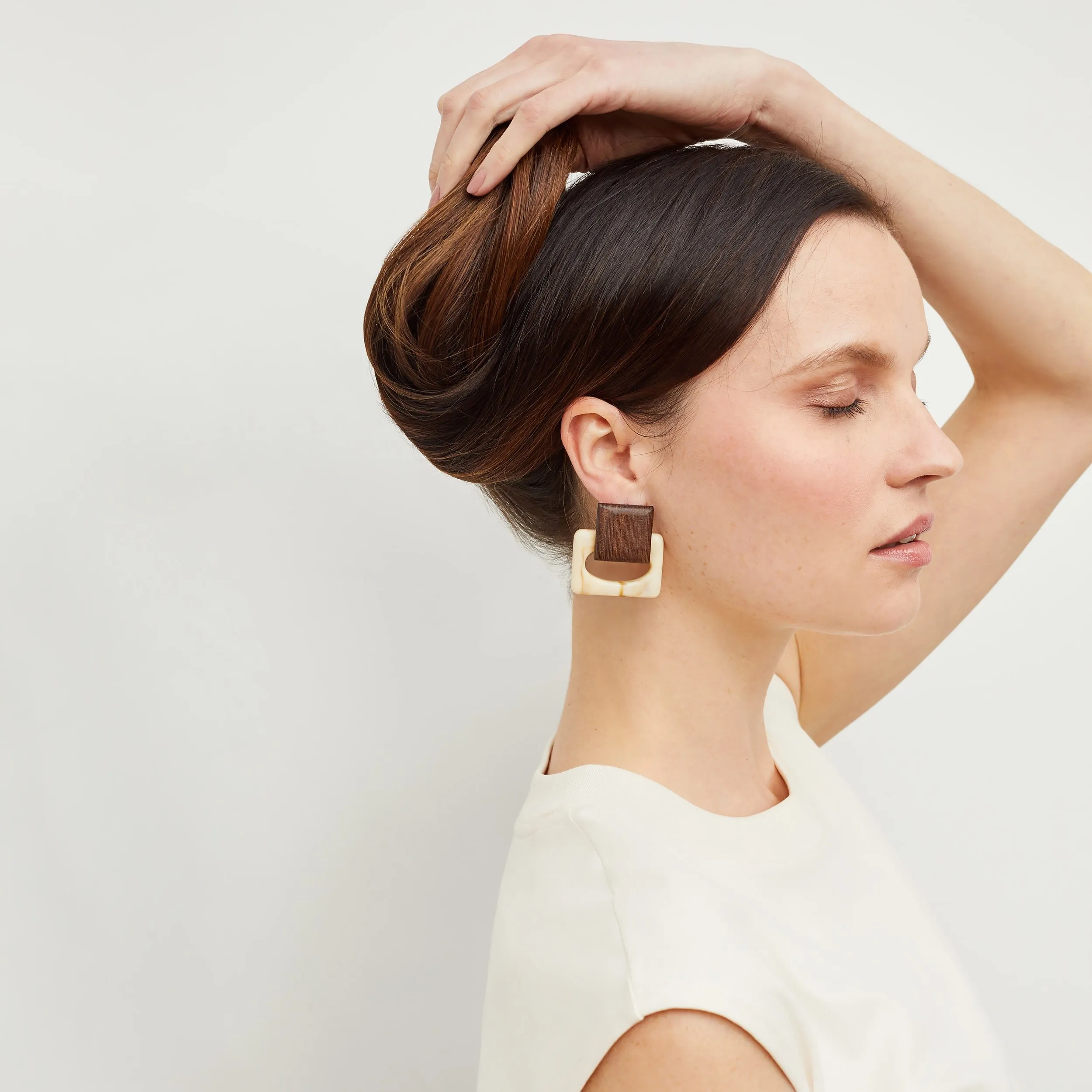 Mardy Earrings :: Brown / Ivory