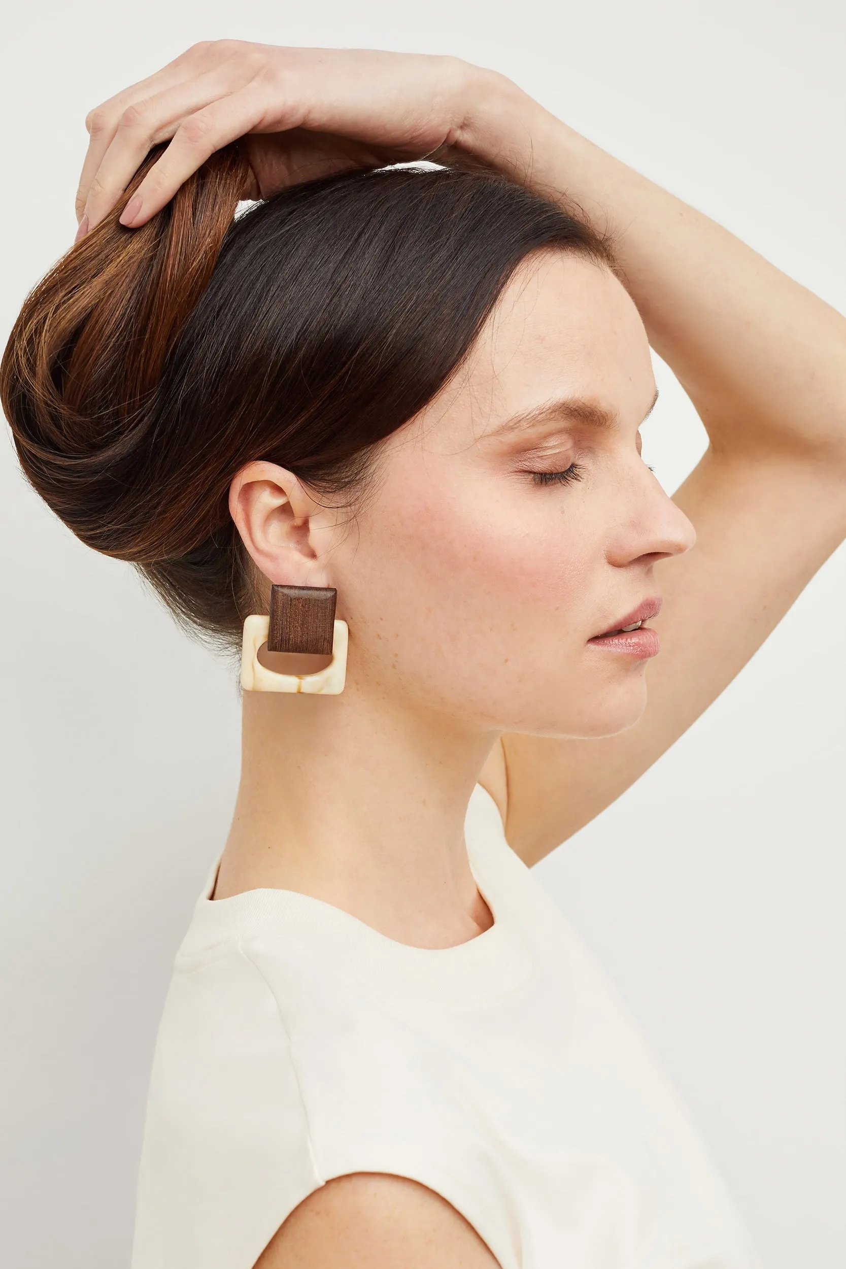 Mardy Earrings :: Brown / Ivory