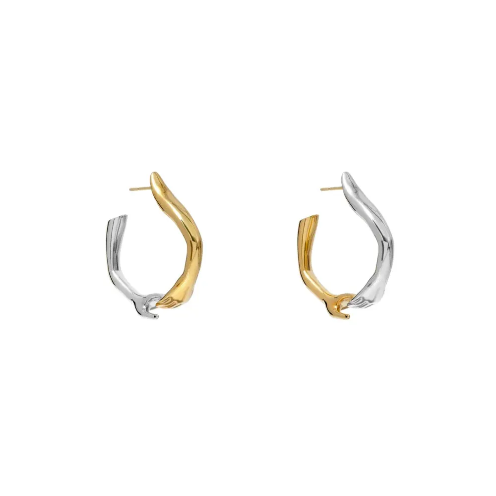 New ins Stainless Steel Hand Round Earring For Women Vintage Geometric Embrace Hug Earrings Fashion Jewelry