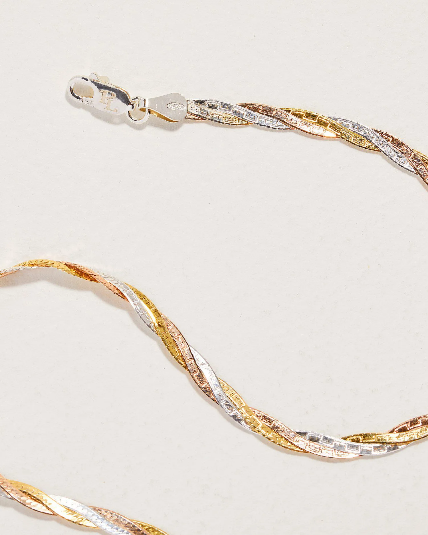 Twisted Tricolor Herringbone Chain 18"